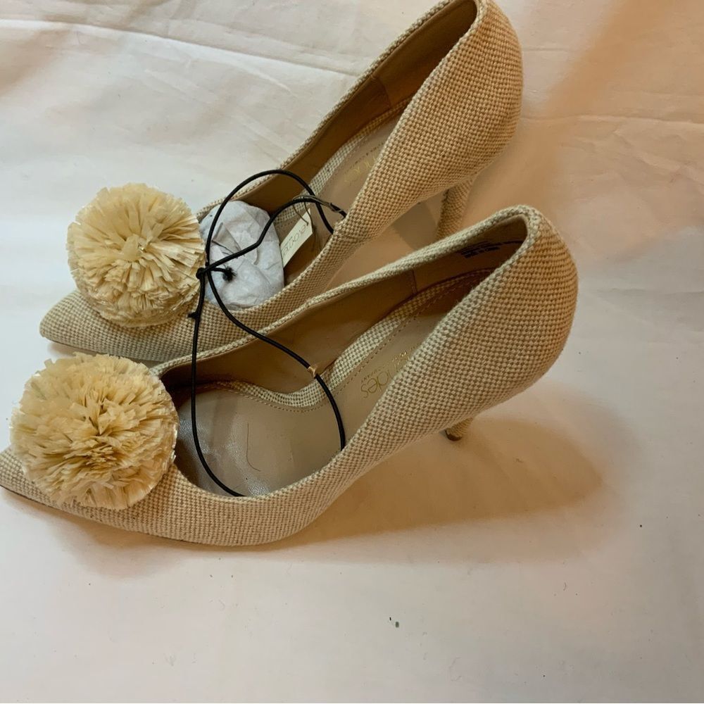 NWT Eva Mendes Tan Cream Gingham Pointed Toe Slip On Womens Dress Heels Sz 8